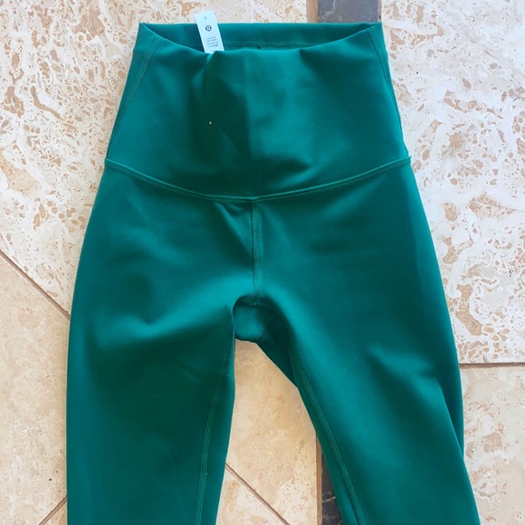 Lululemon align size 0 28 inch winter green - Picture 7 of 7